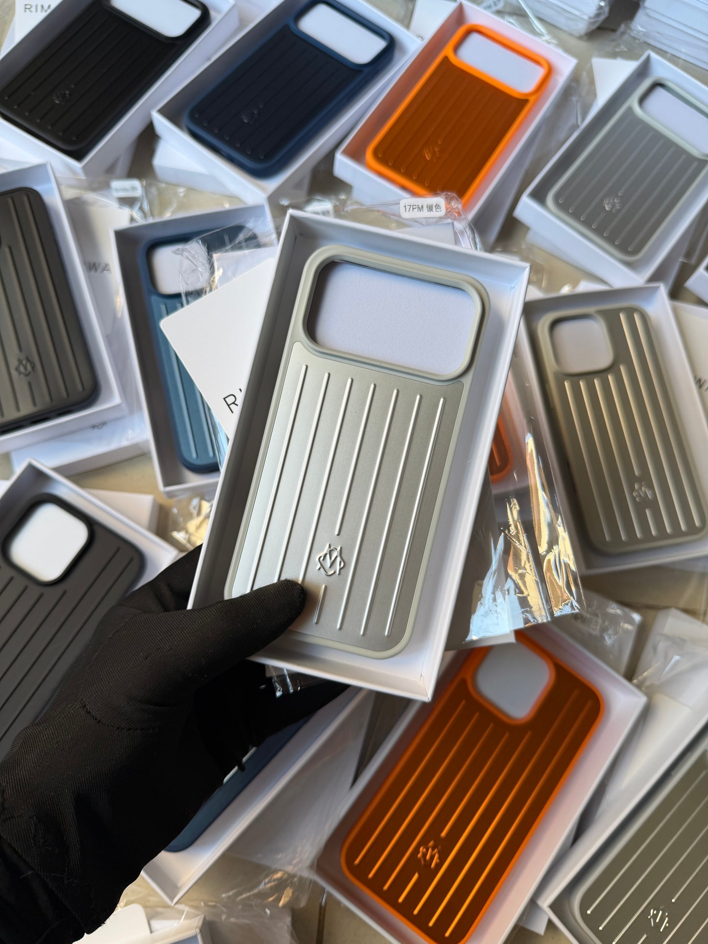 Rimowa iphone 17/17pro/17promax/17air silver color