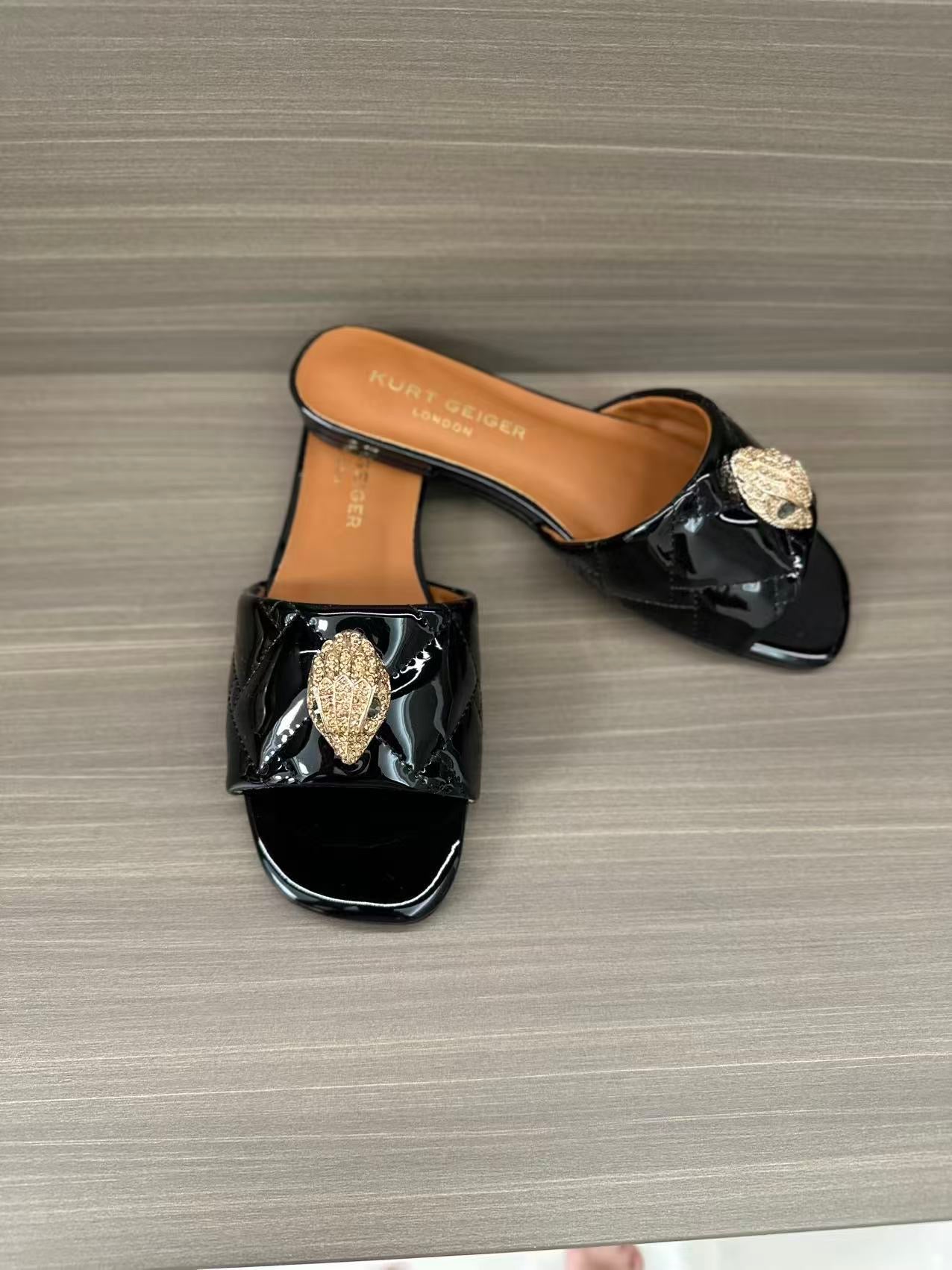 K famous brand slipper