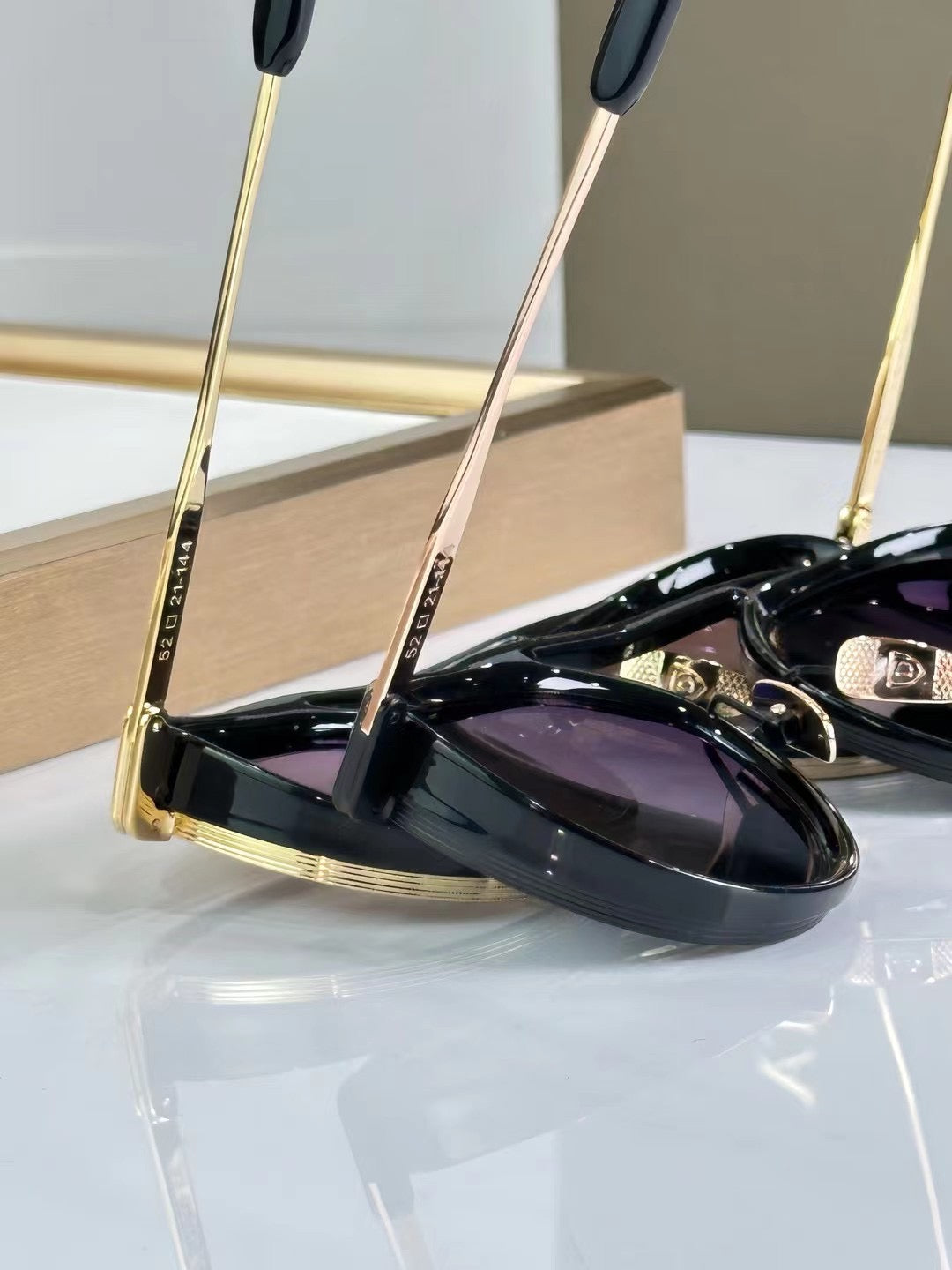 D famous brand sunglasses ( 5 colors shade )