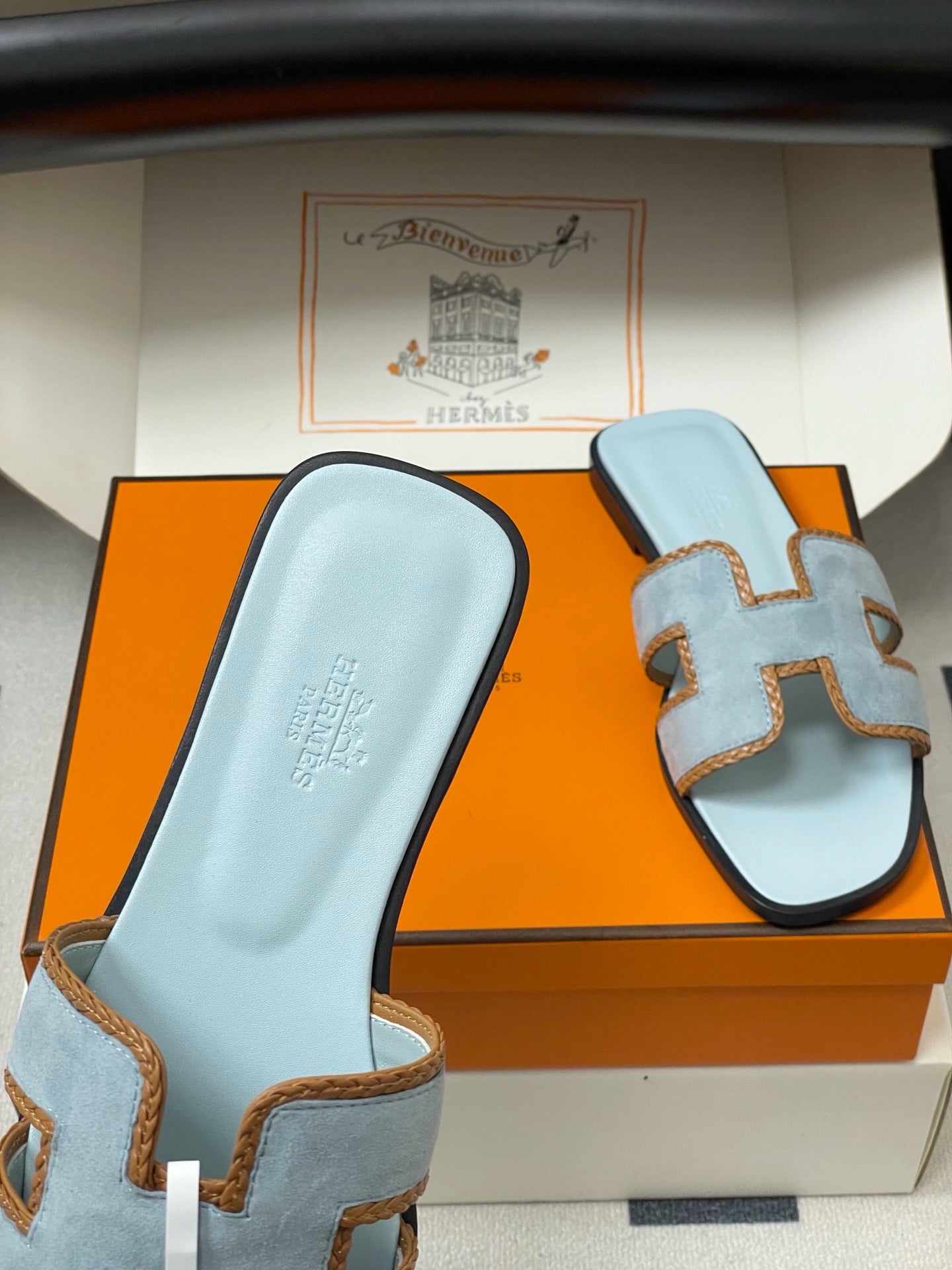 H oran famous brand sandal
