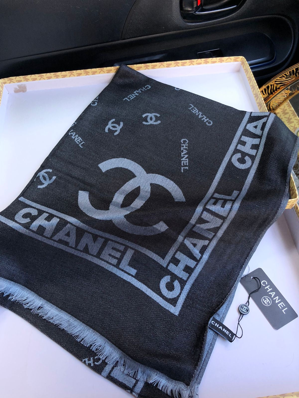 C famous brand scarves/shawl/stole ( 10 colors )