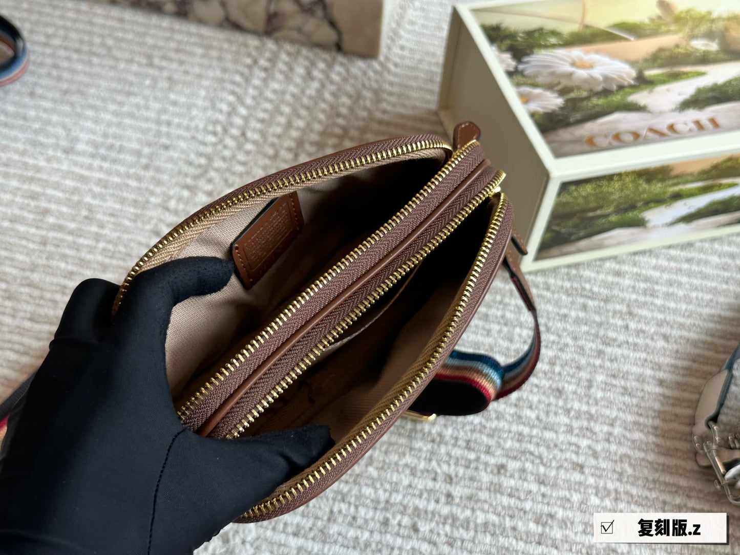 Coach cross body ( 3 colors )