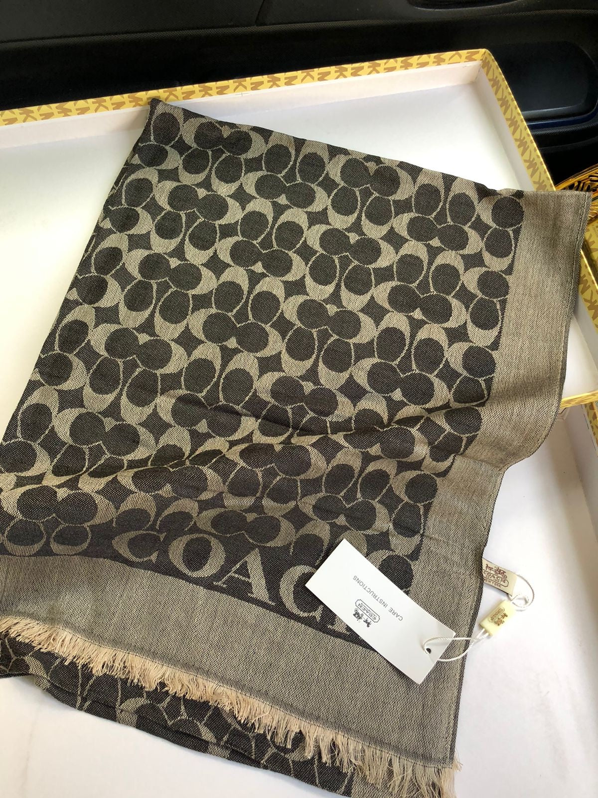 C famous brand scarves/shawl/stole ( 11 colors )