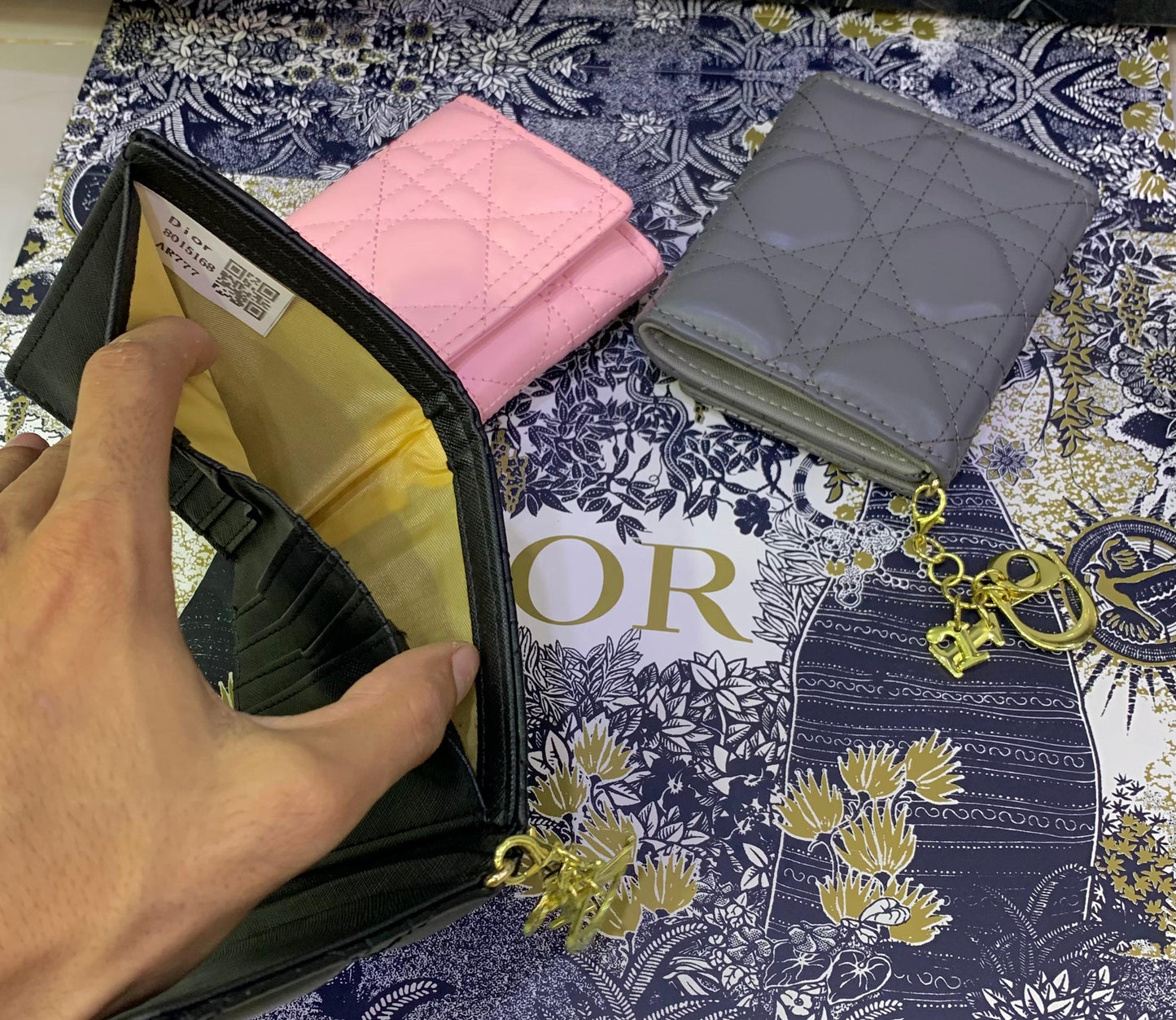 Dior wallet ( 3 colors )