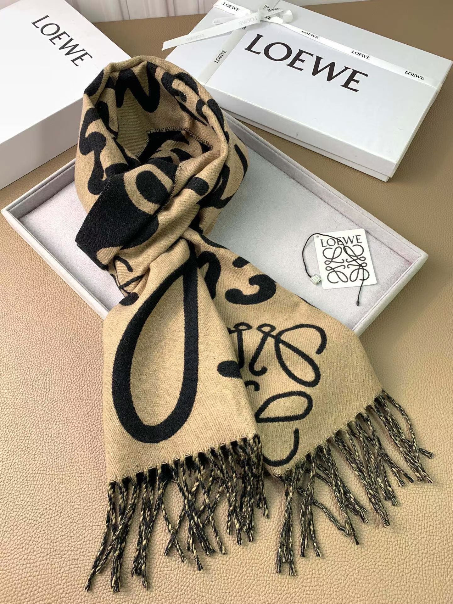 Loewe scarf/shawl
