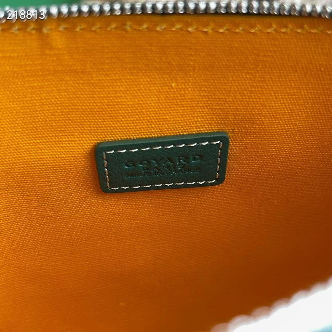 Vendome Pouch
Mini shell-shaped bag