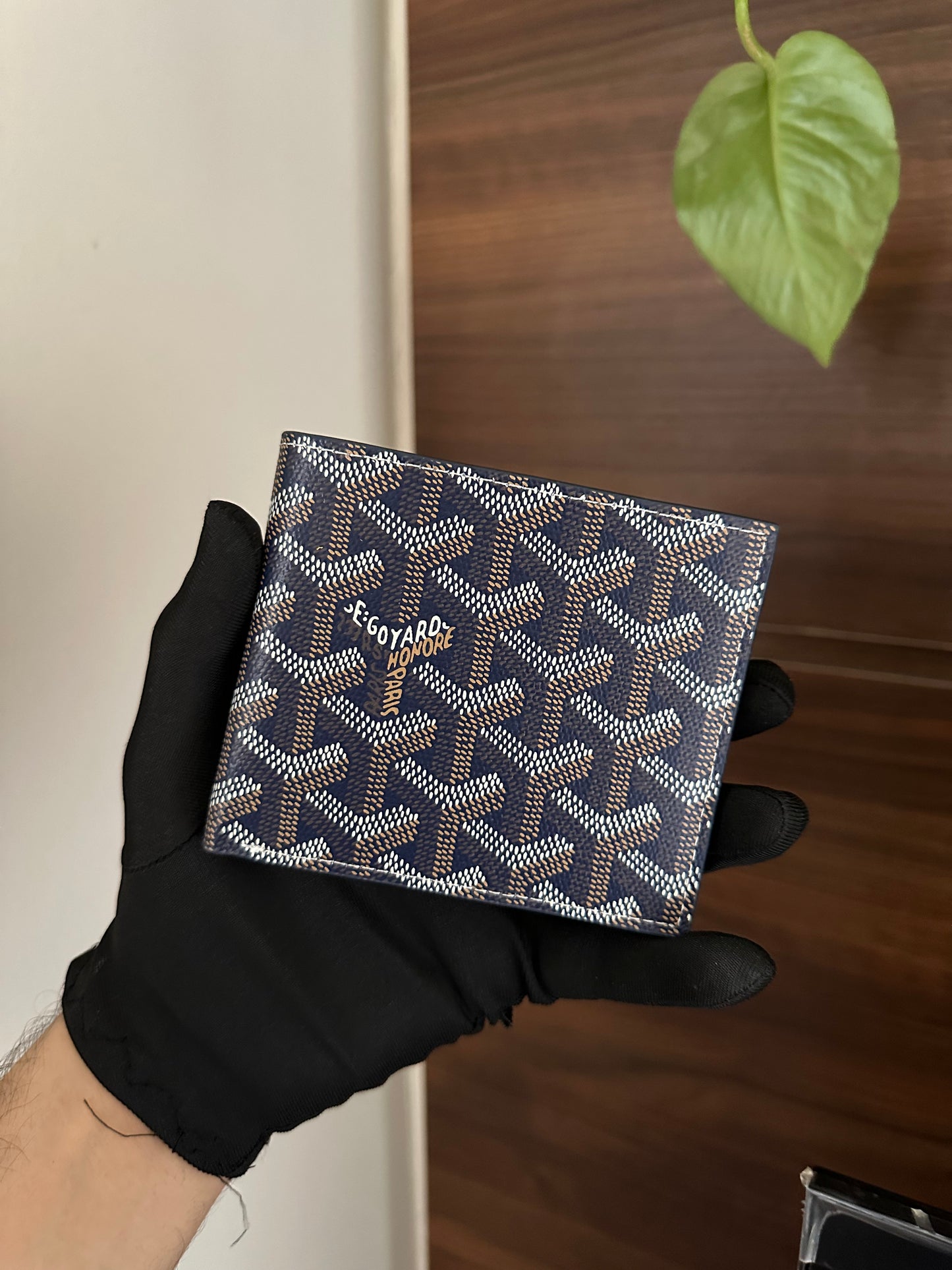 Wallet famous brand G