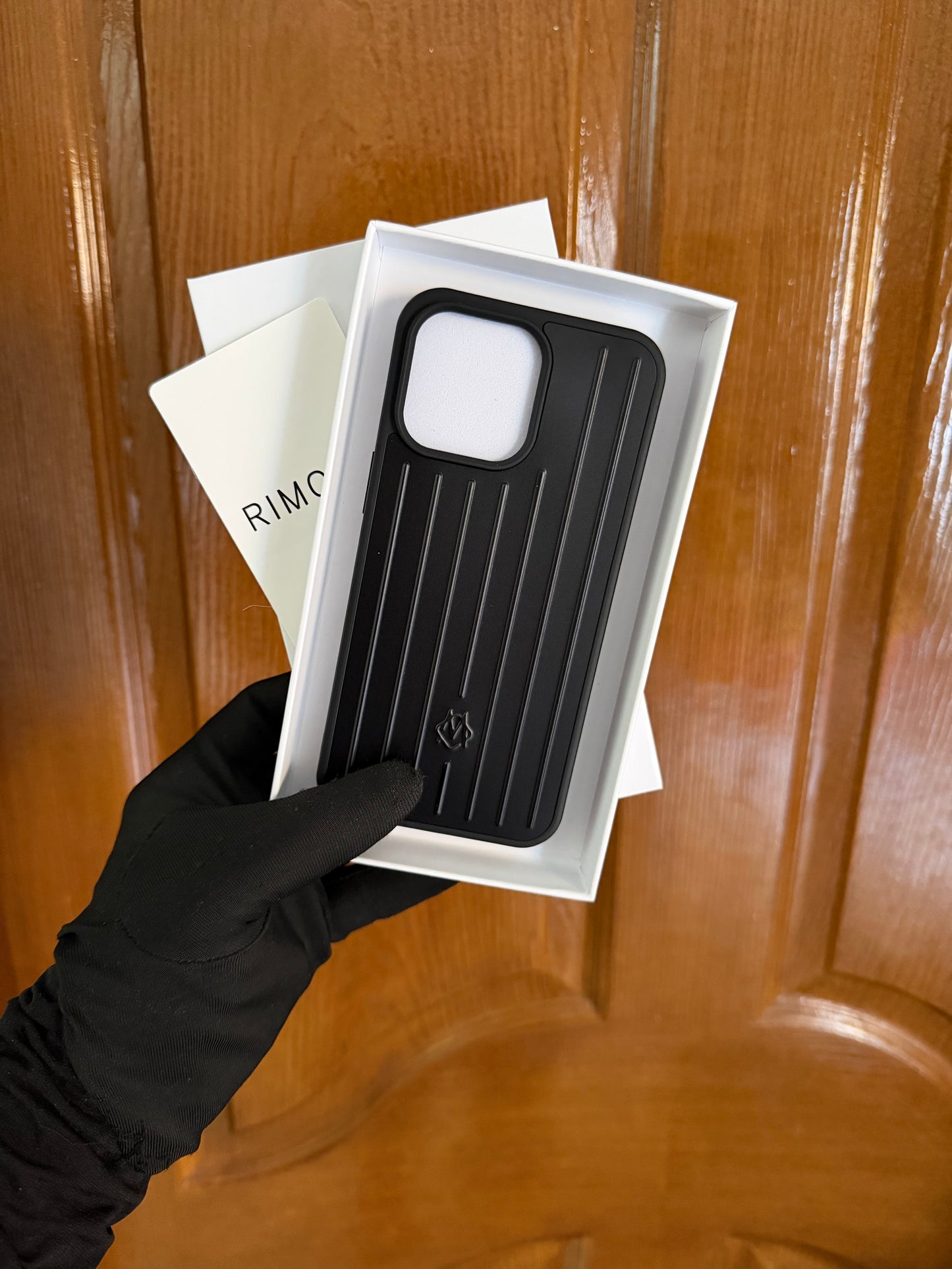 R famous brand iphone 14promax back cover black