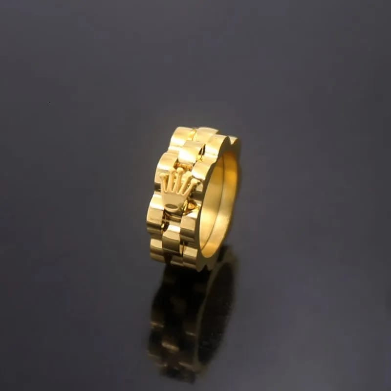 R famous brand ring ( 6 - 7 size )