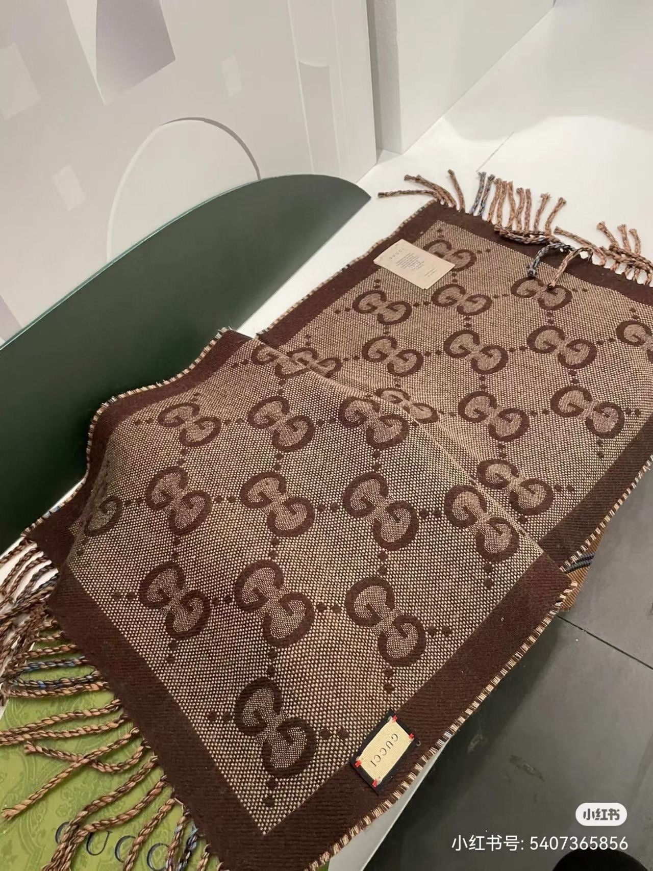 Gucci scarf/muffler/shawl