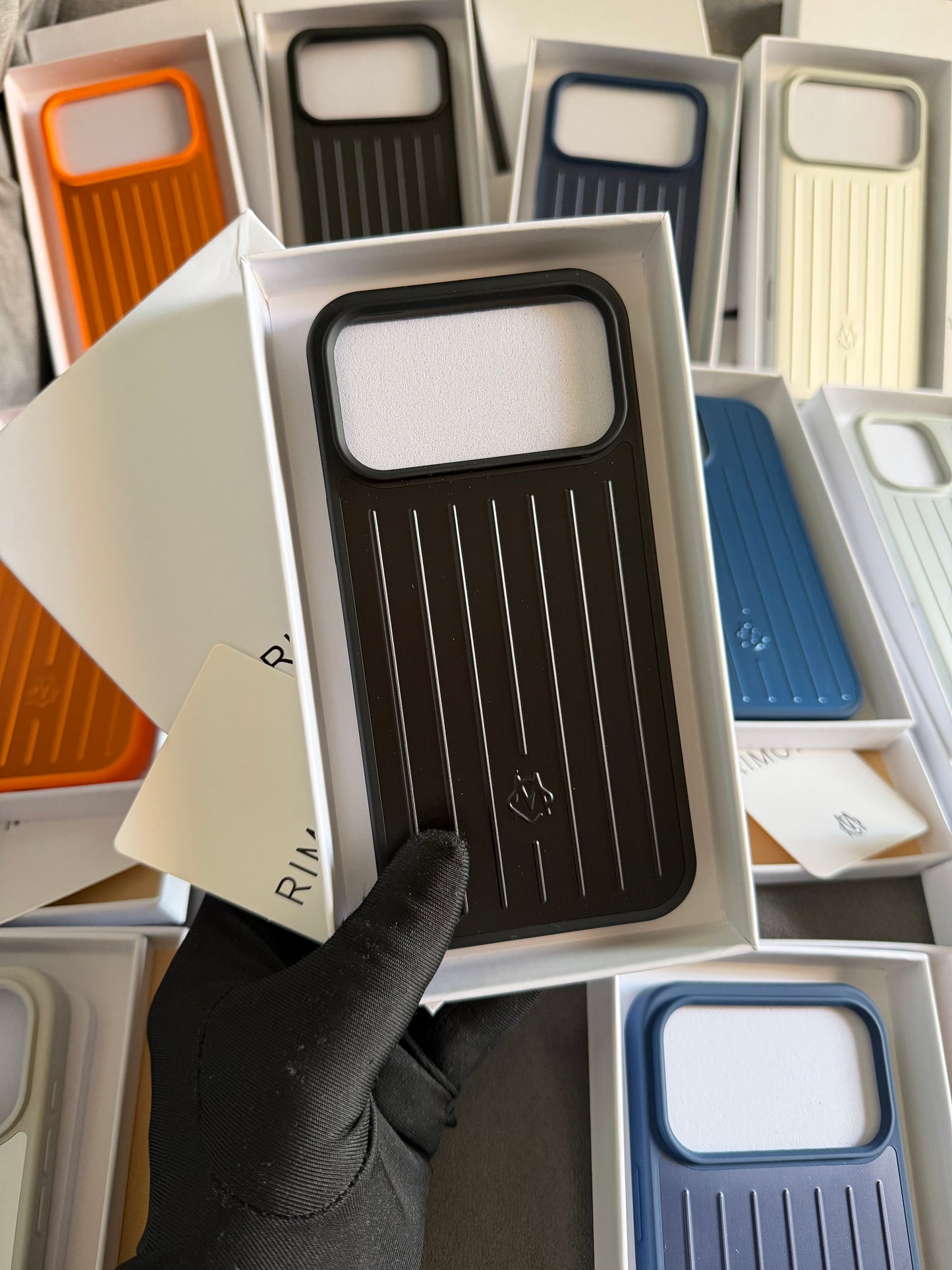 Rimowa iphone 17/17pro/17promax/17air black color