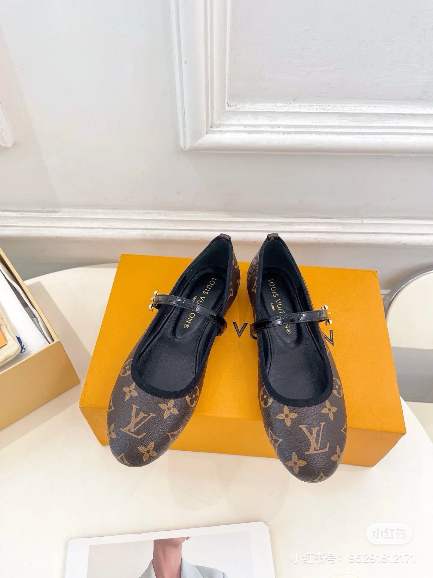 LV shoes ( Pre order )