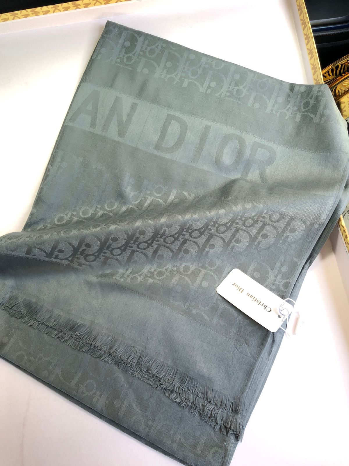 D famous brand scarves/shawl/stole ( 5 colors )