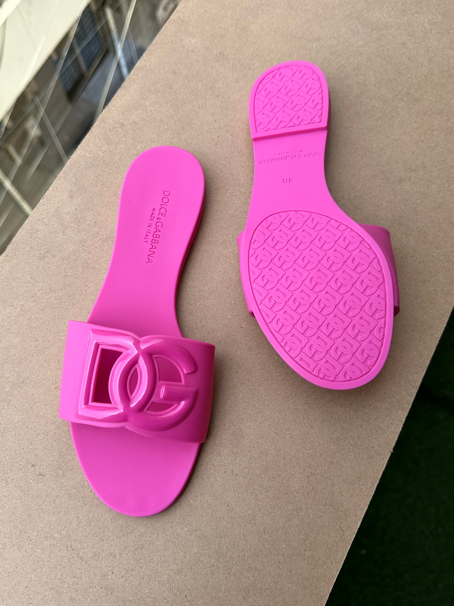 famous brand slipper imported