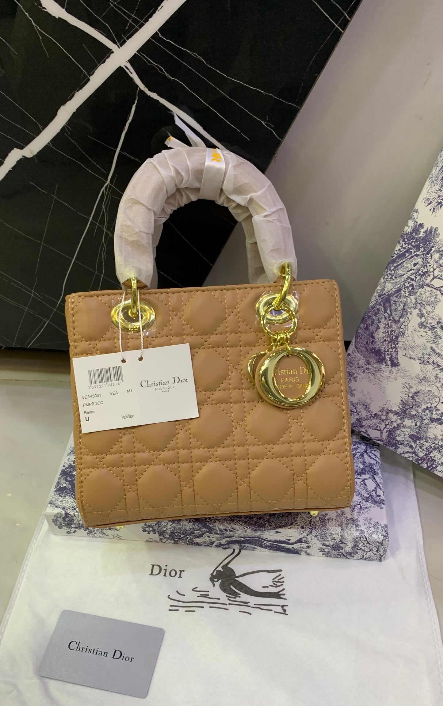 D famous brand bag ( 4 colors )