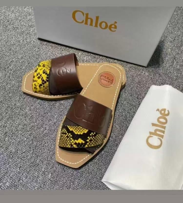 Famous brand slipper ( Pre order )