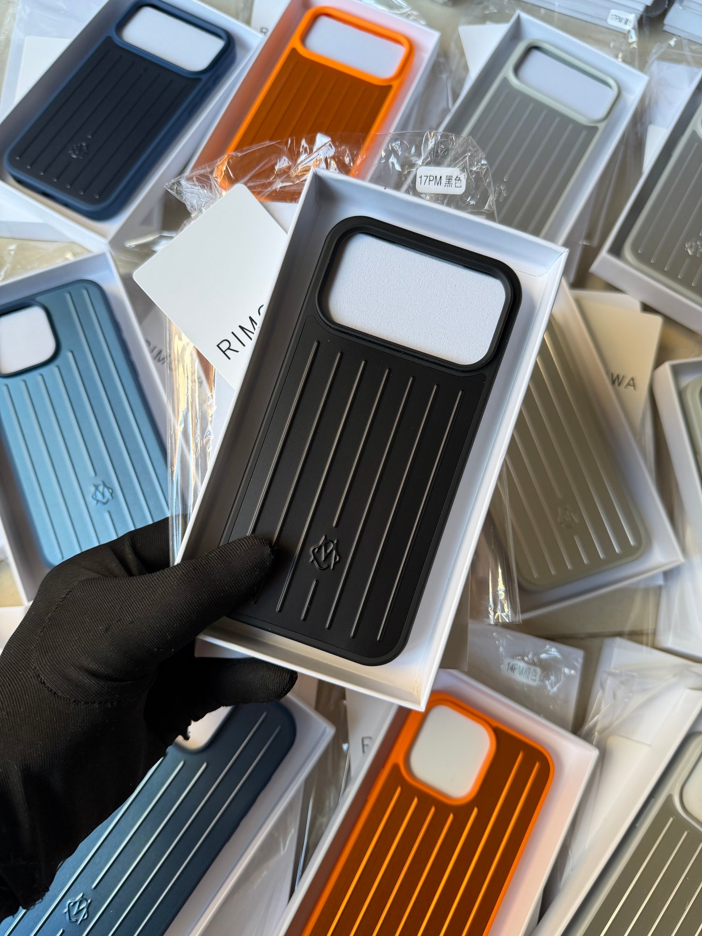 Rimowa iphone 17/17pro/17promax/17air black color