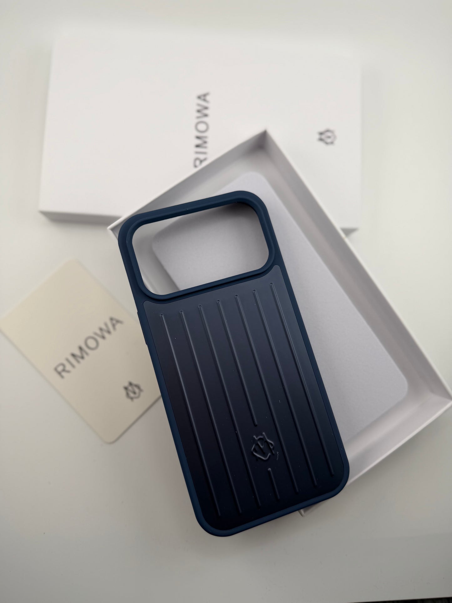 R famous brand iphone 17/17pro/17promax/17air back cover blue