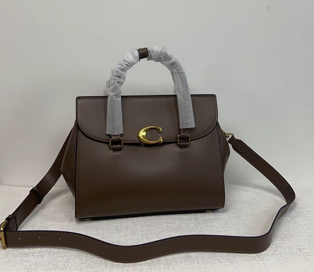 Coach bag ( pre order )