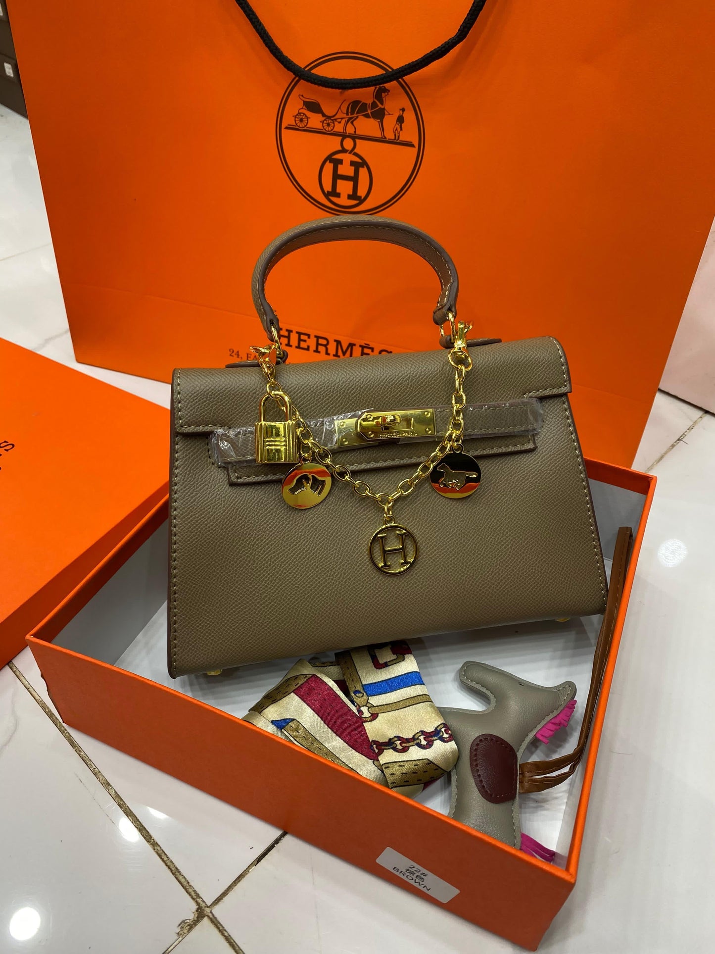 H famous brand bags ( 9 colors )