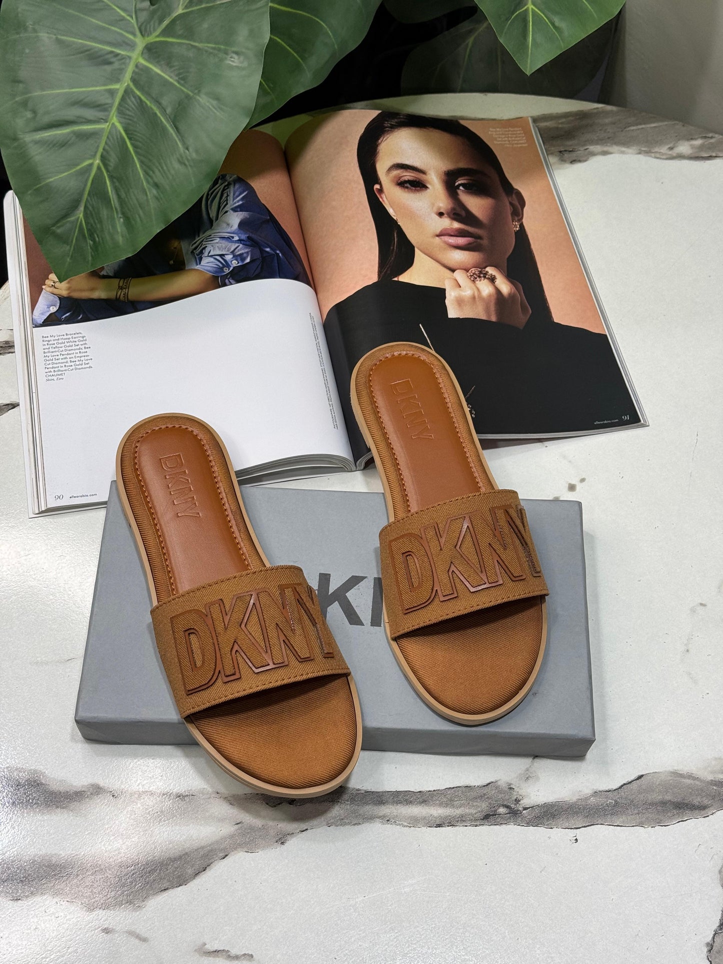 DKNY famous brand slipper ( 4 colors )