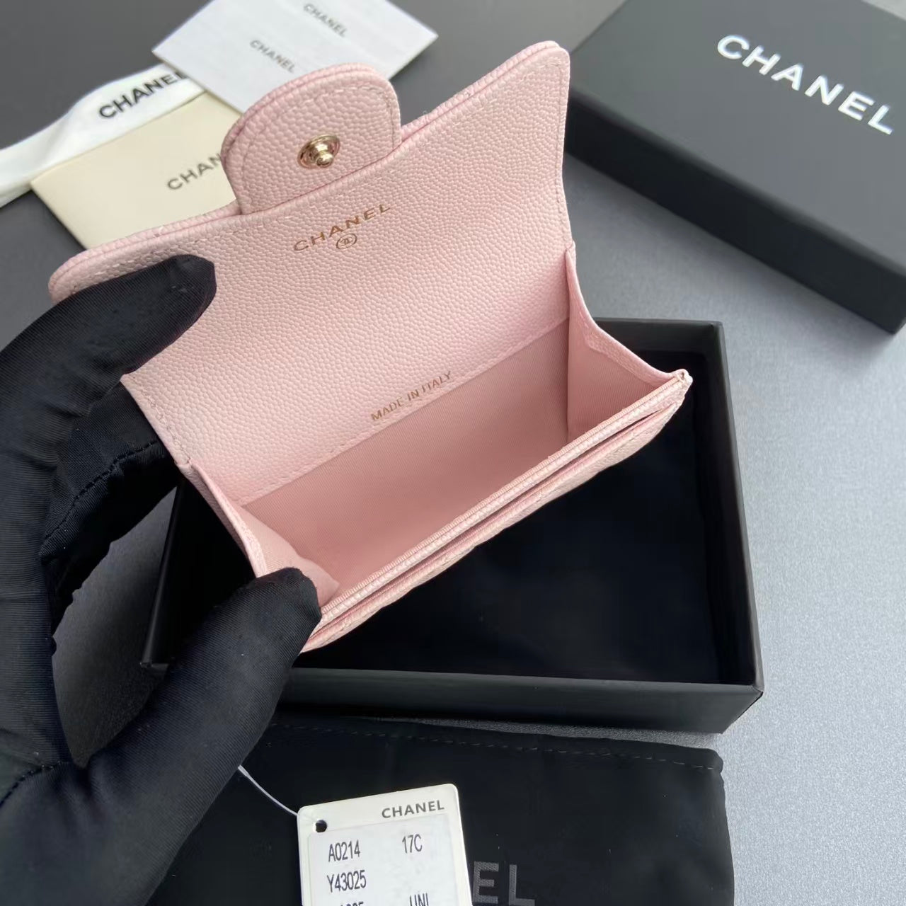 C brand wallet ( pre order )