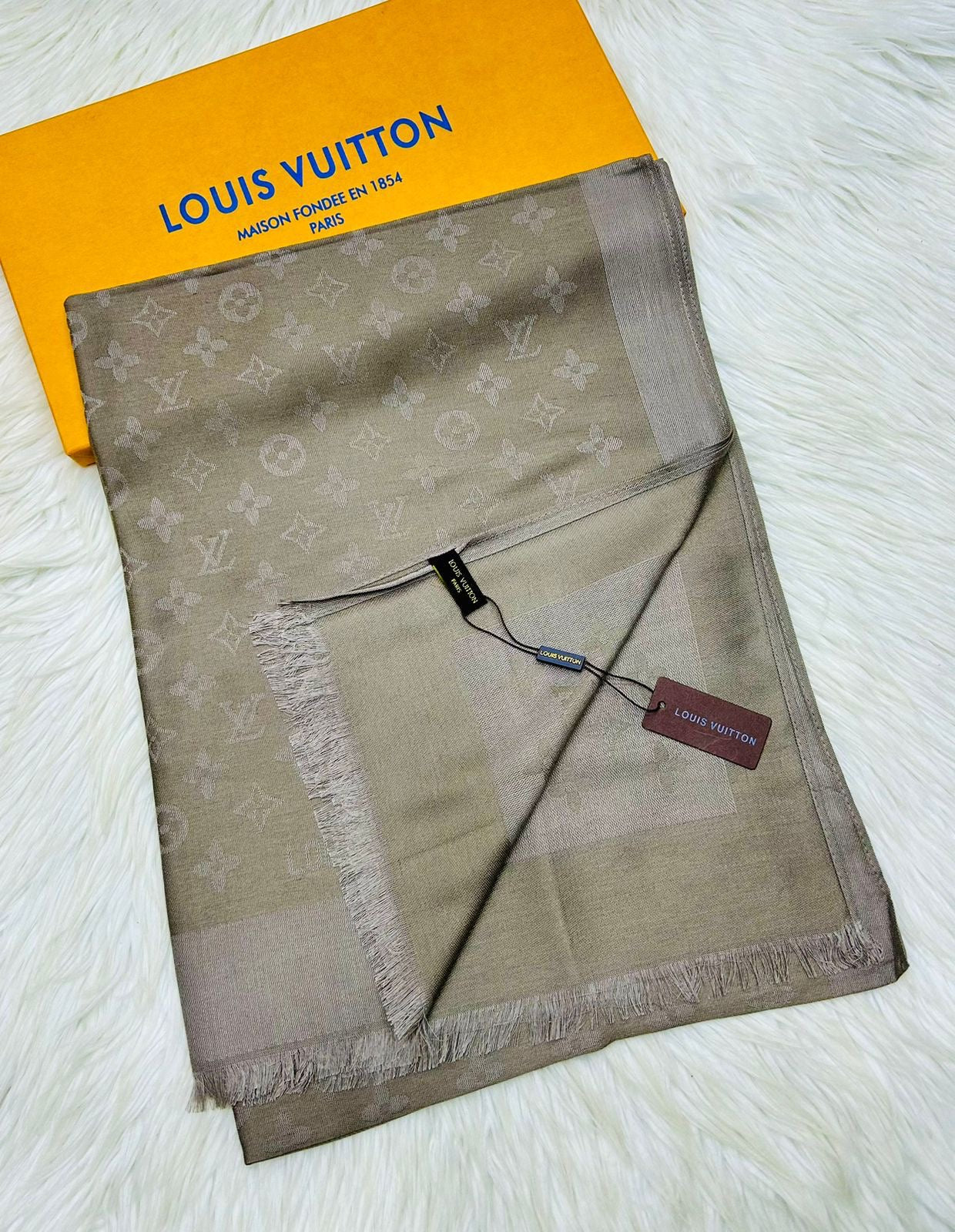 L v famous brand scarves/stole/shawl ( 15 colors )