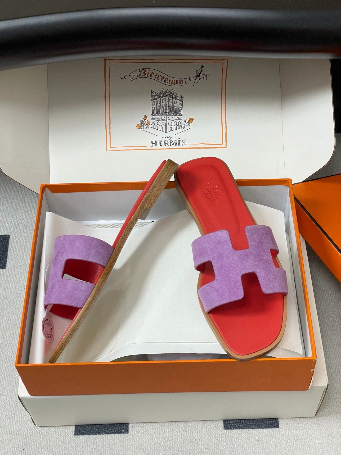 H oran famous brand sandal