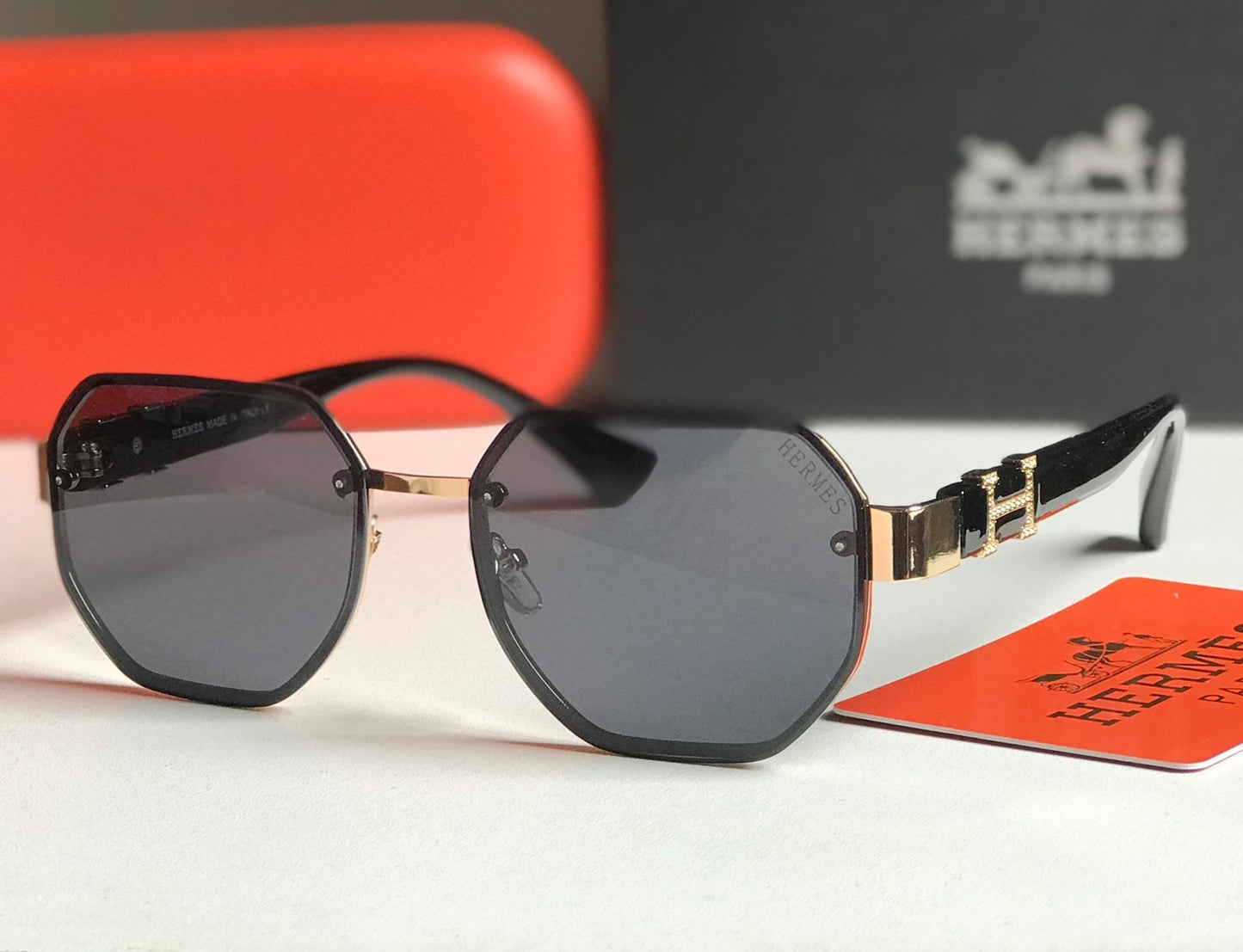 Famous brand sunglasses ( 3 shades)