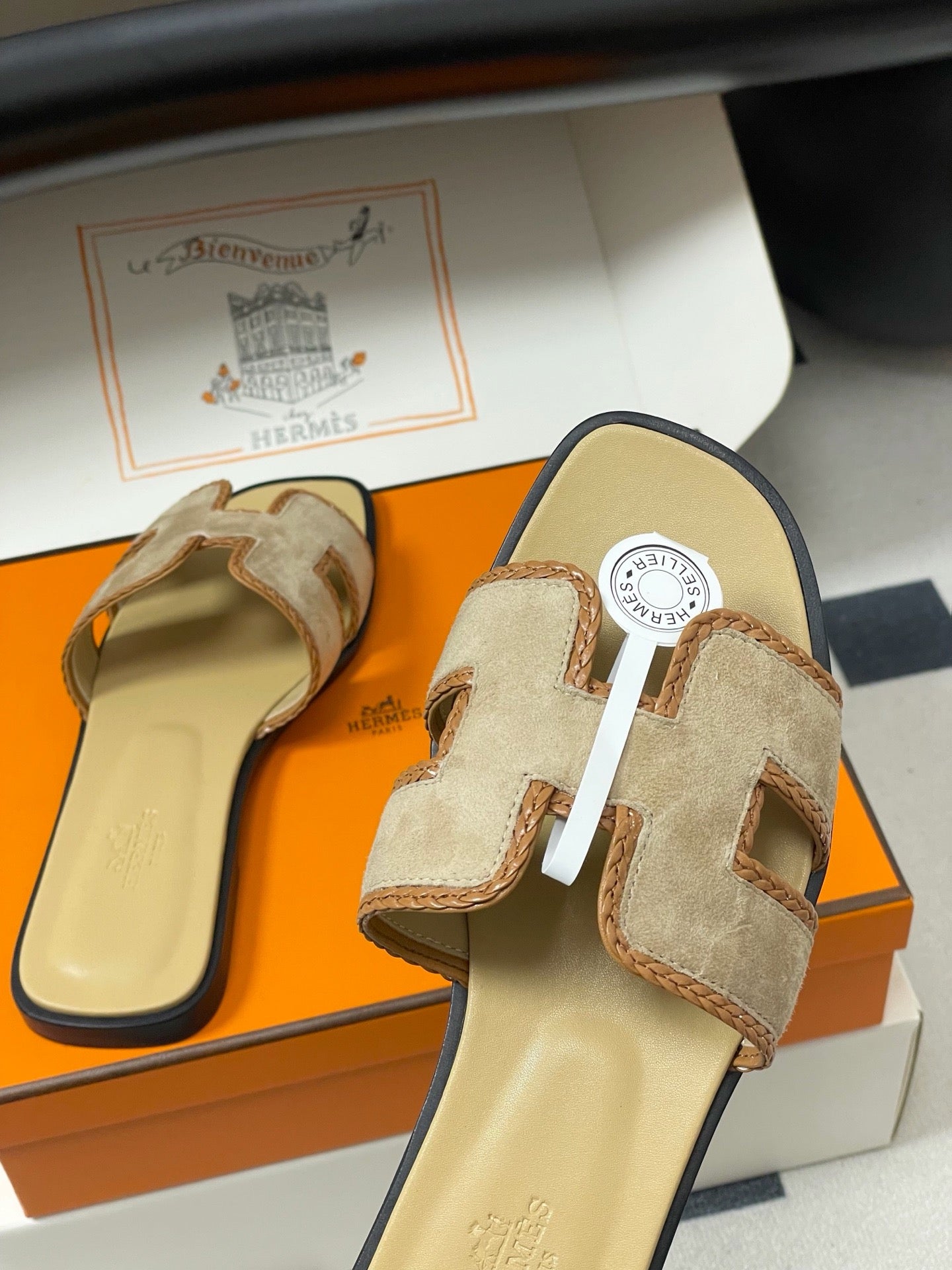 H oran famous brand sandal