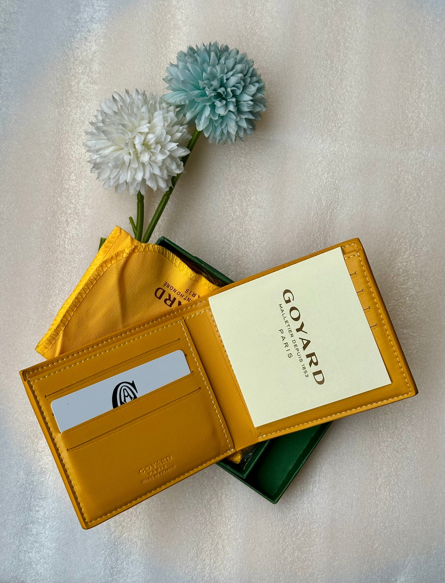 G famous brand wallet & cardholder