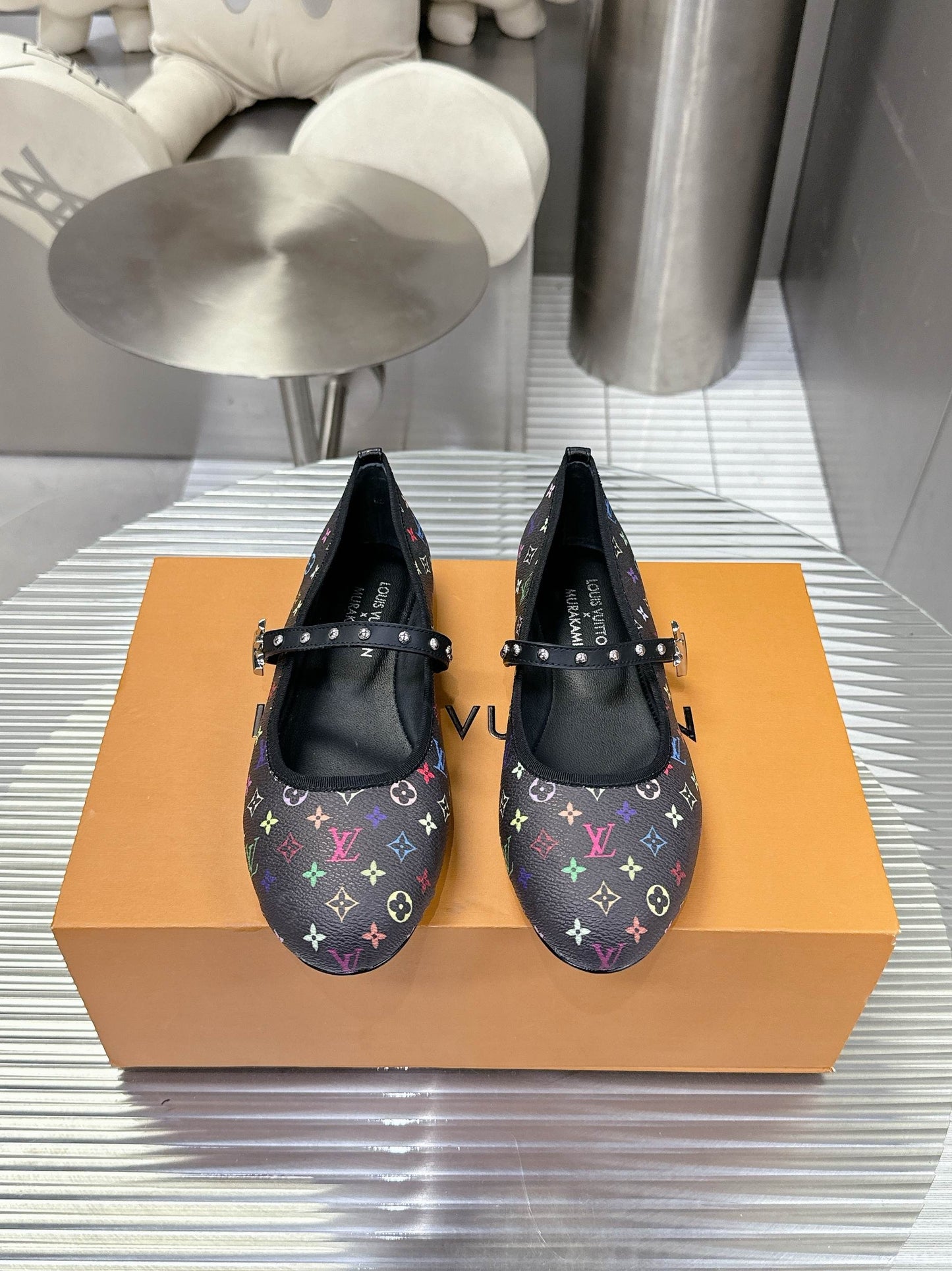LV shoes ( Pre order )