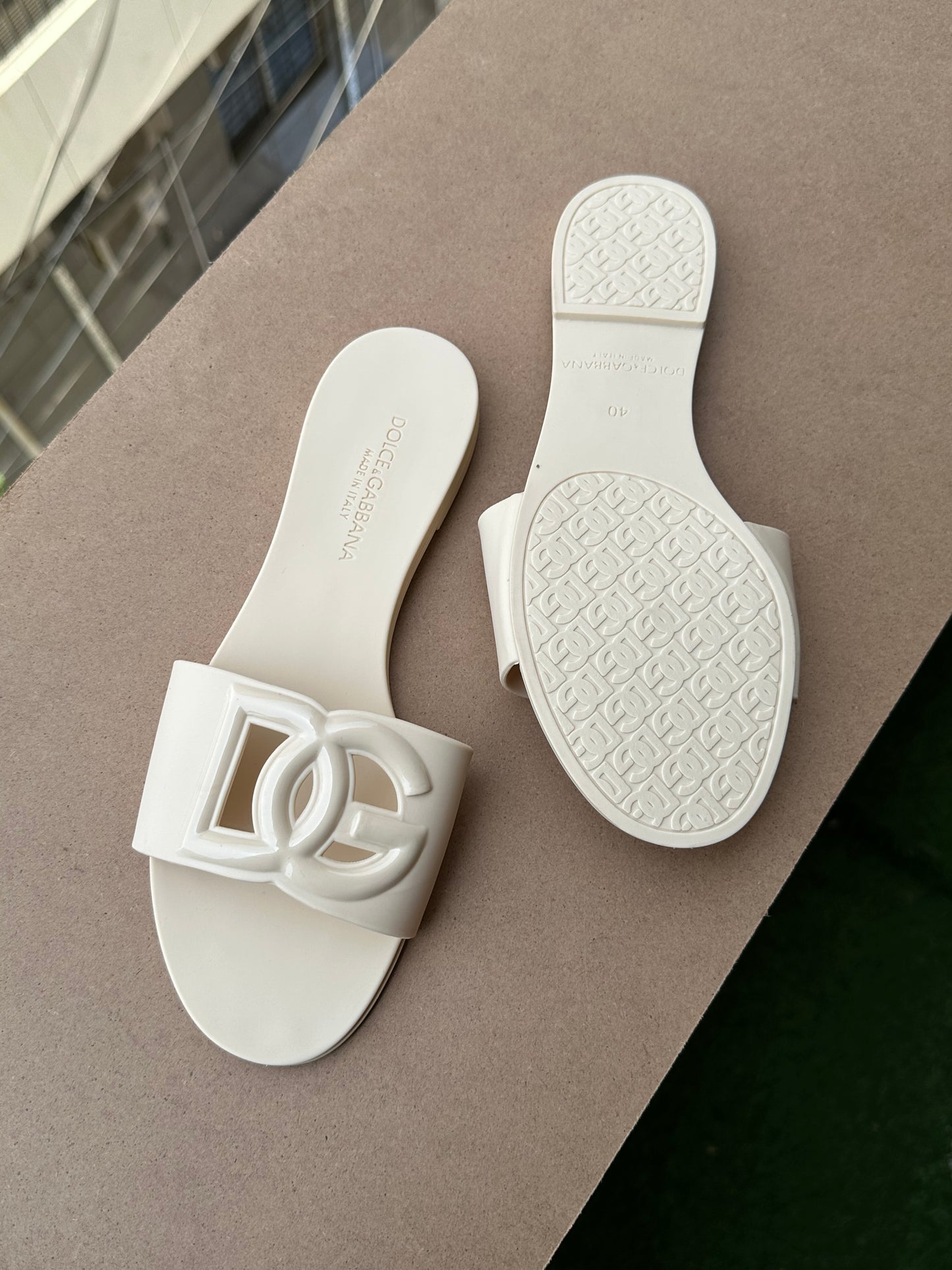 Famous brand slipper imported