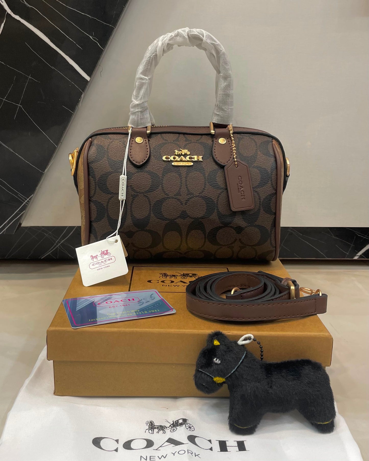 C famous handbag ( 5 colors )
