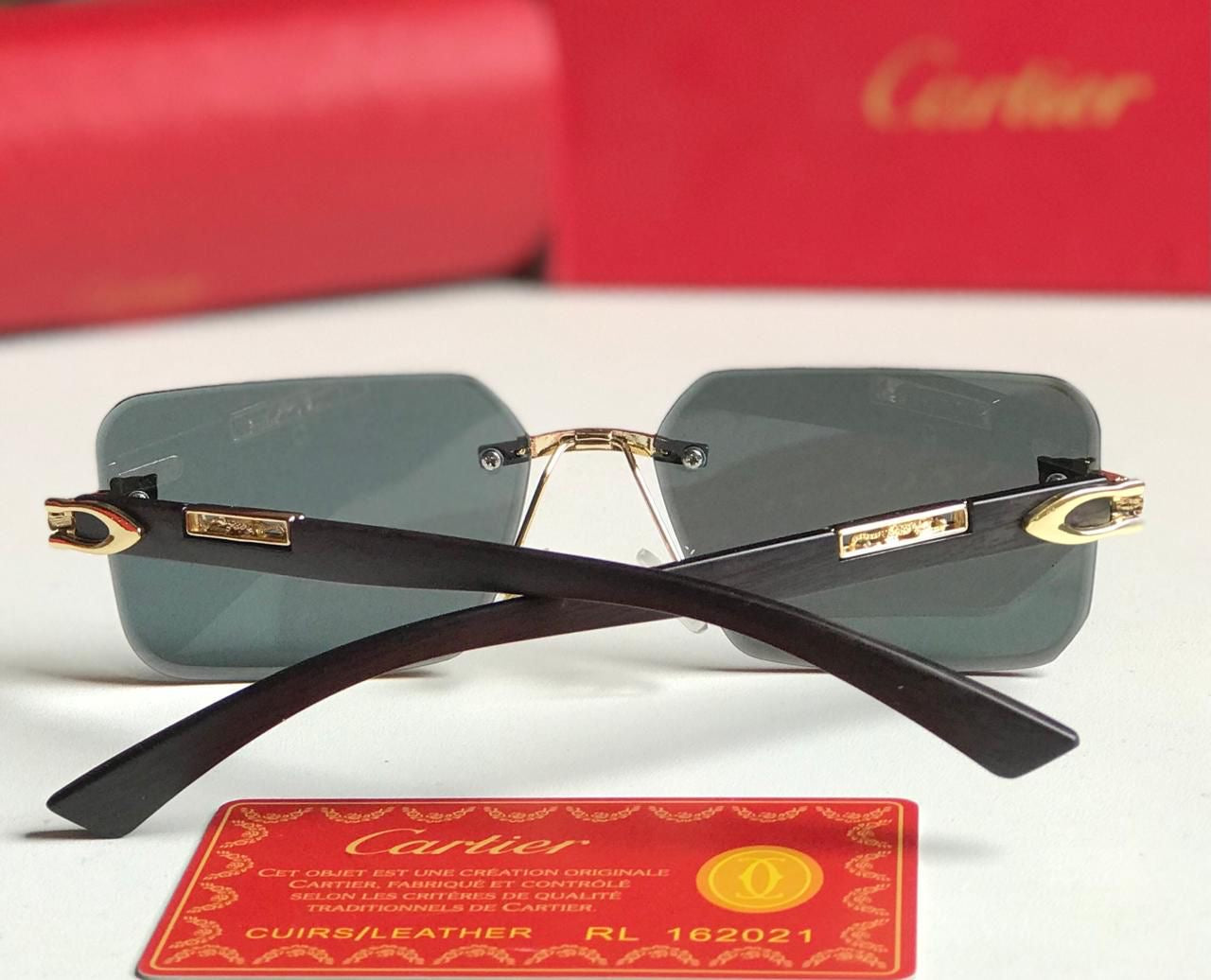 Famous brand sunglasses ( 2 colors )