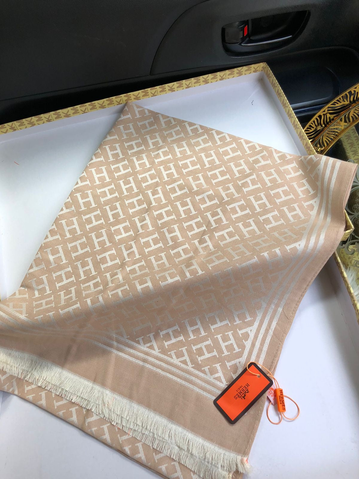 Hermes scarves/stole ( 7 colors )