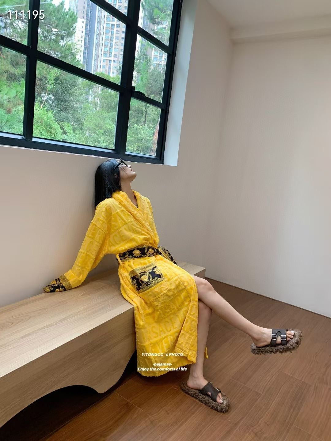 Bathrobe famous brand ( Pre order)