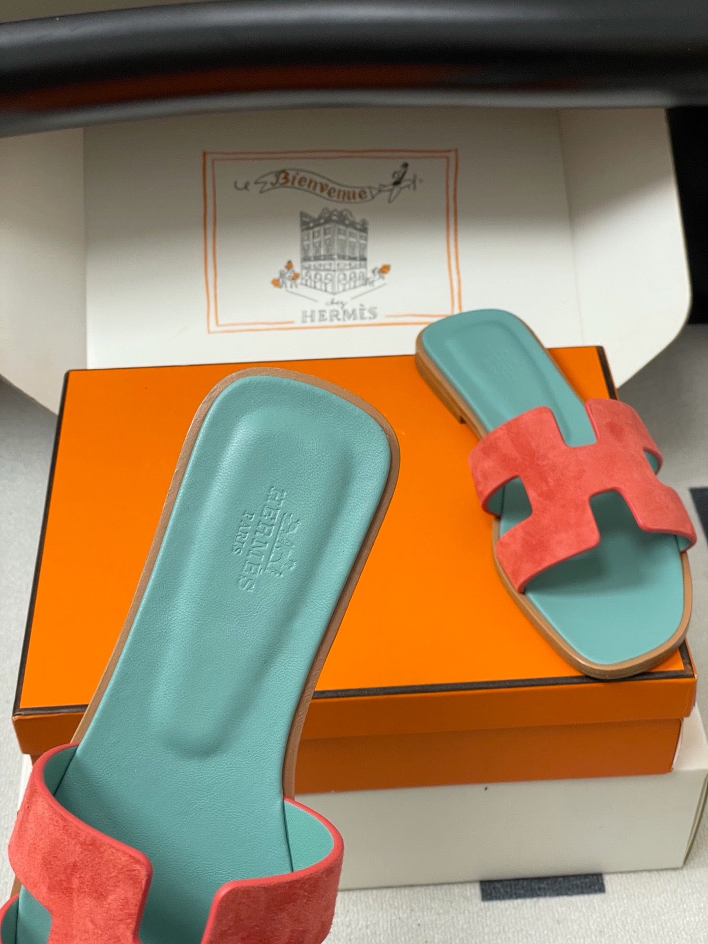 H oran famous brand sandal