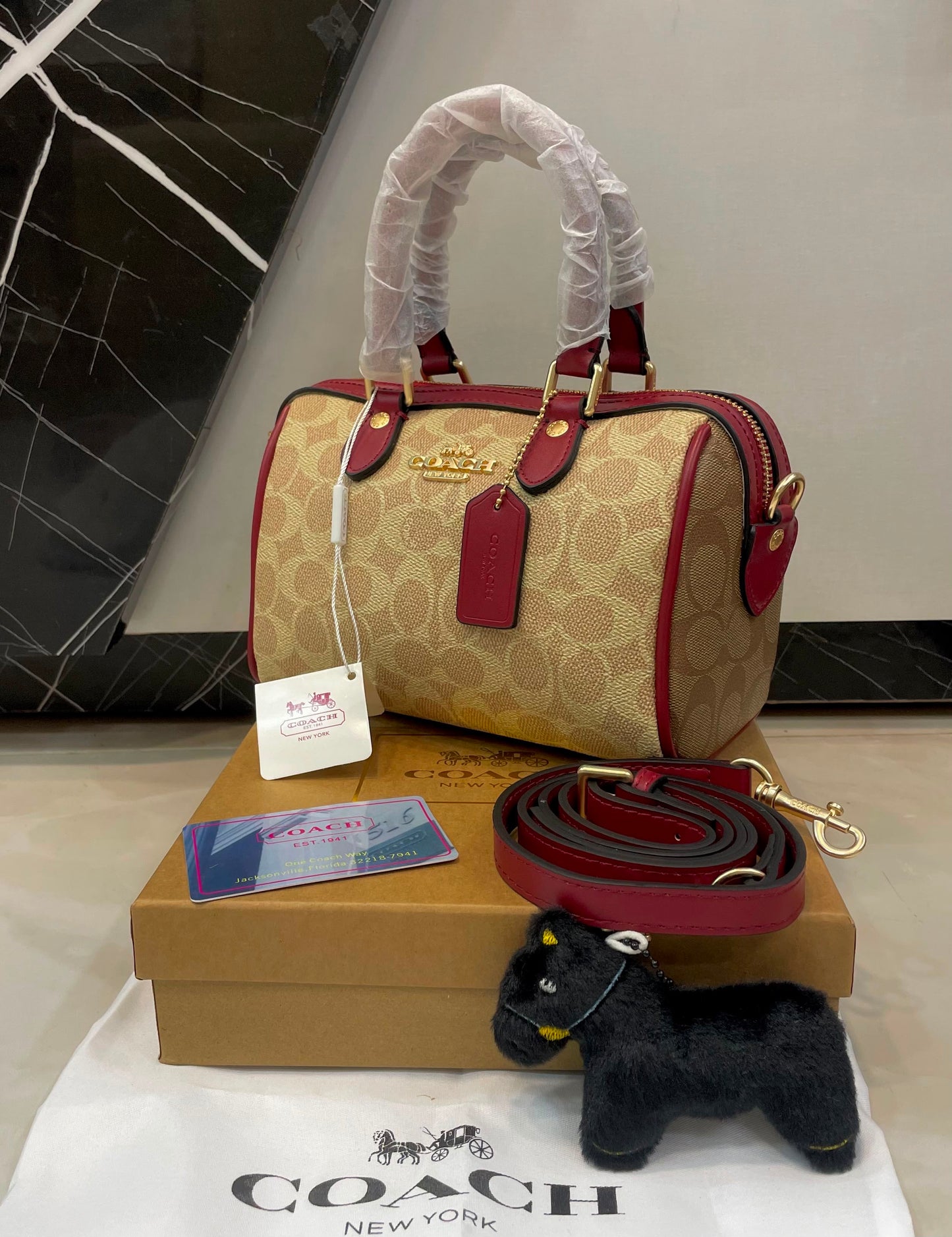 C famous handbag ( 5 colors )