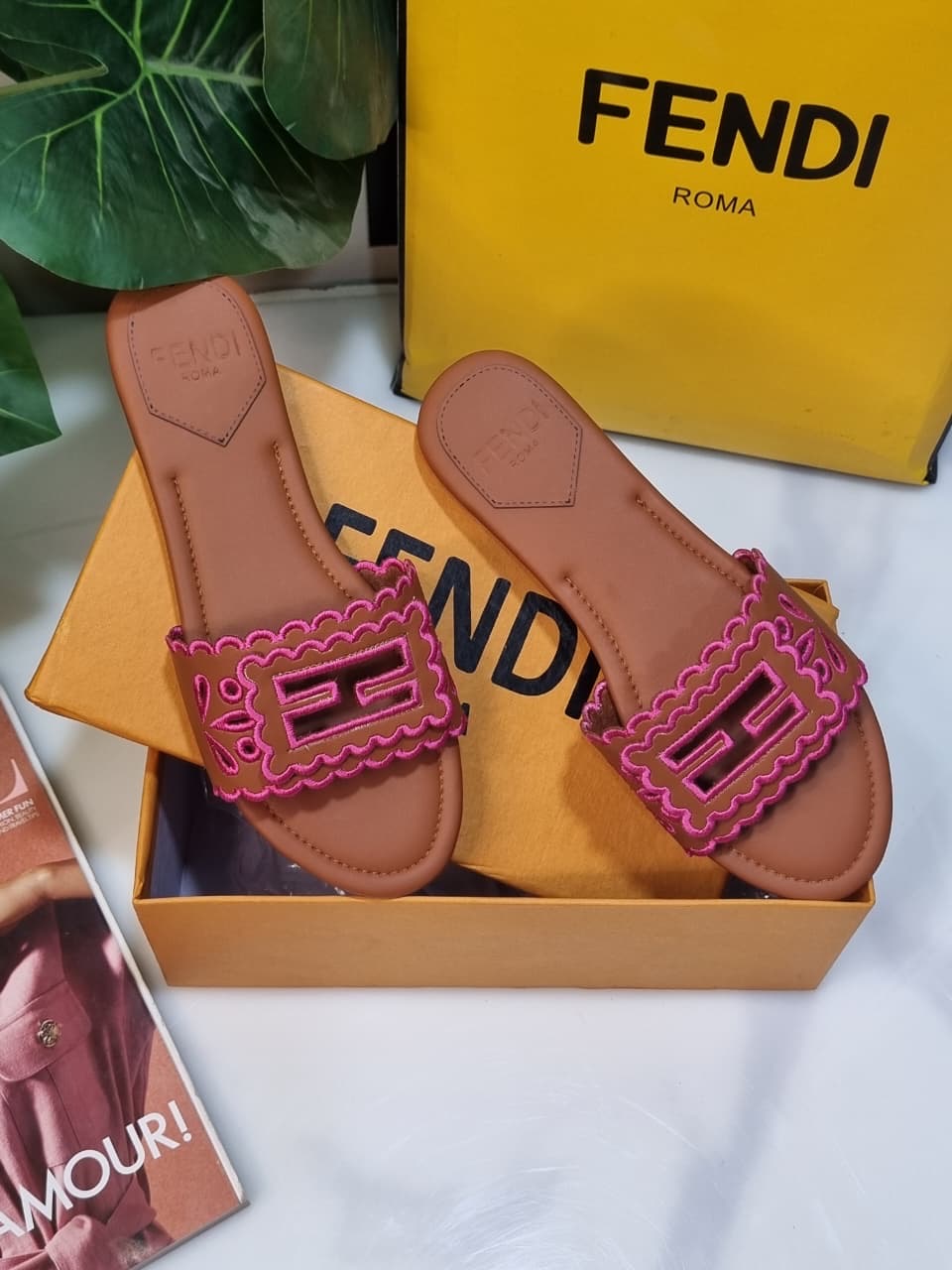 F famous brand slipper