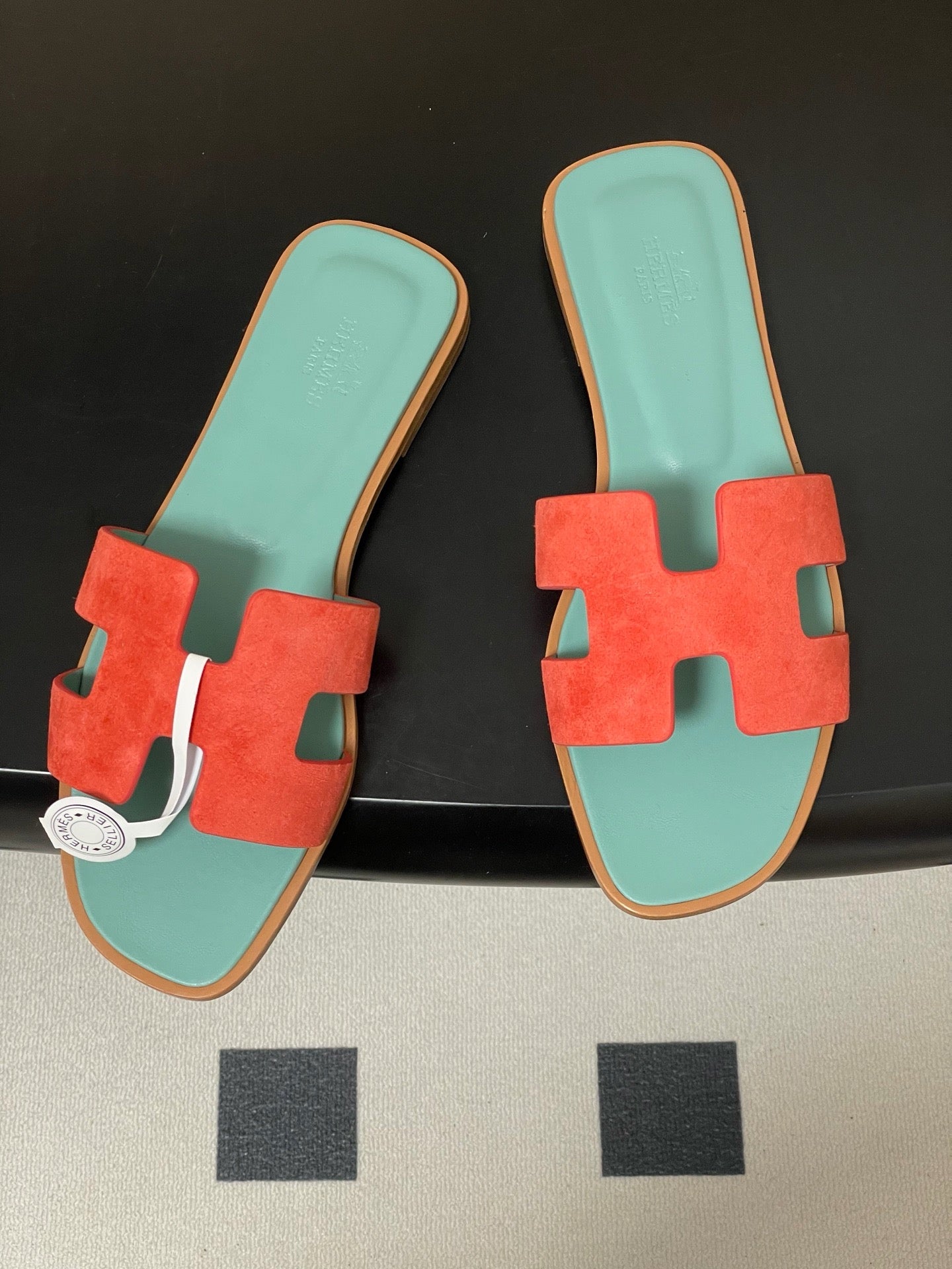 H oran famous brand sandal