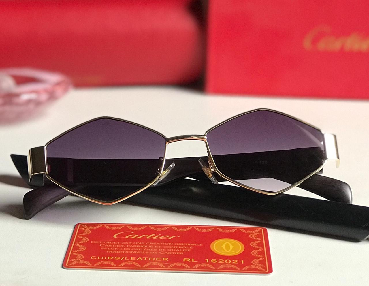 Famous brand sunglasses ( 3 shades )