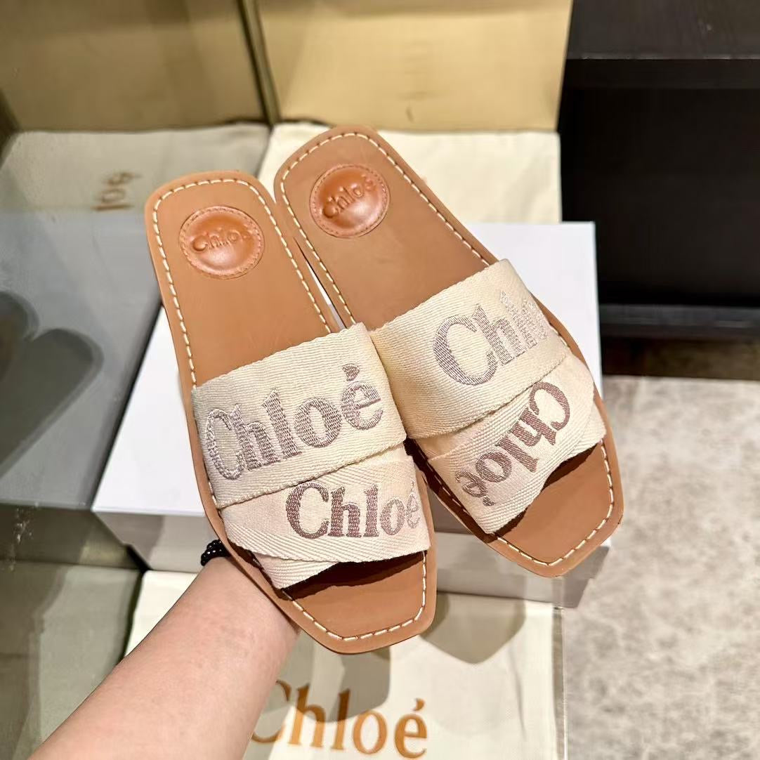 Famous brand slipper ( Pre order )