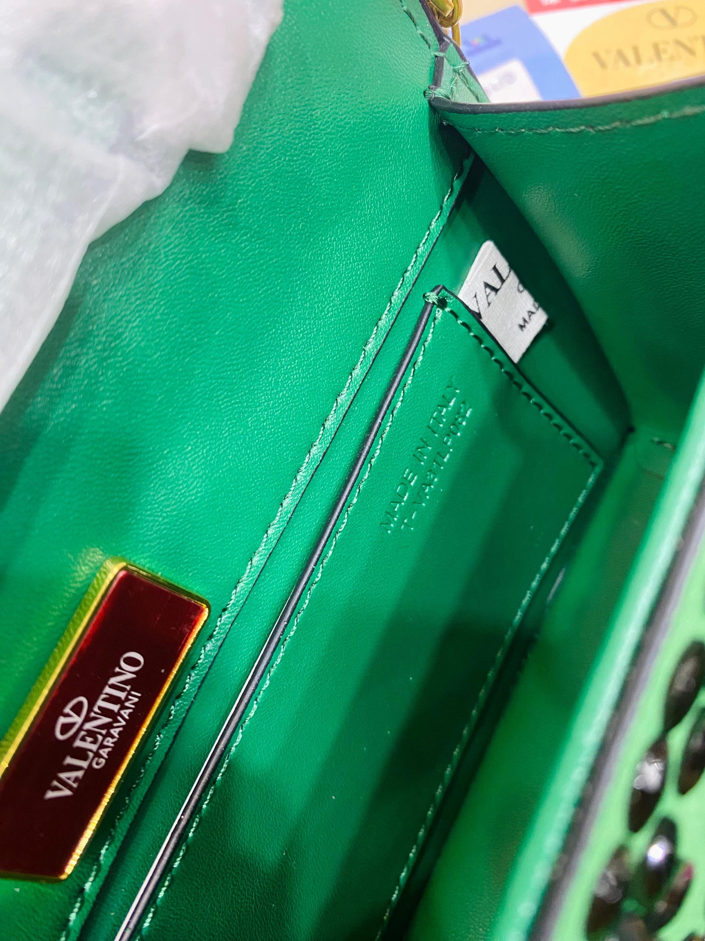 V famous brand bag ( 6 colors )