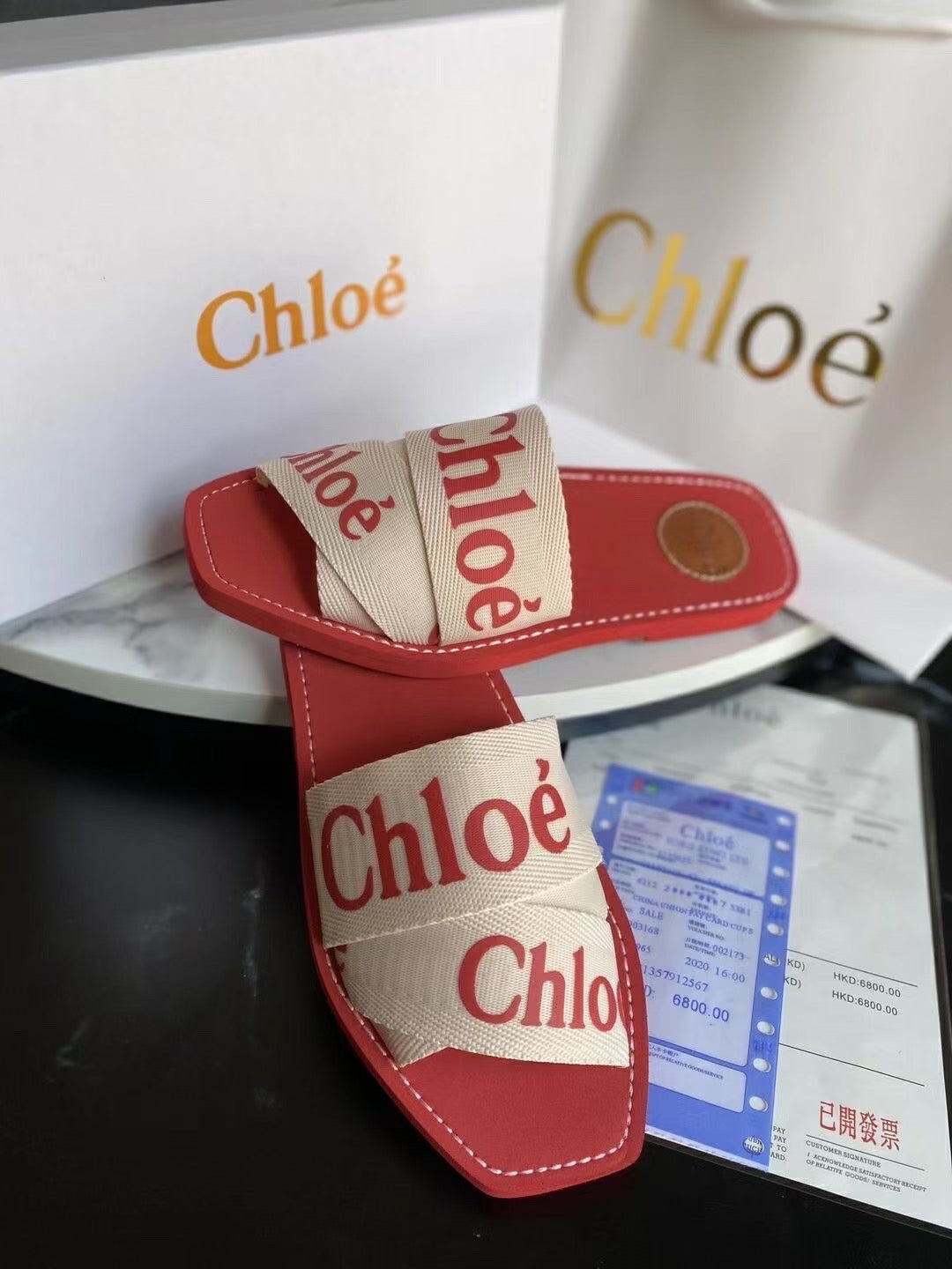 Famous brand slipper ( Pre order )