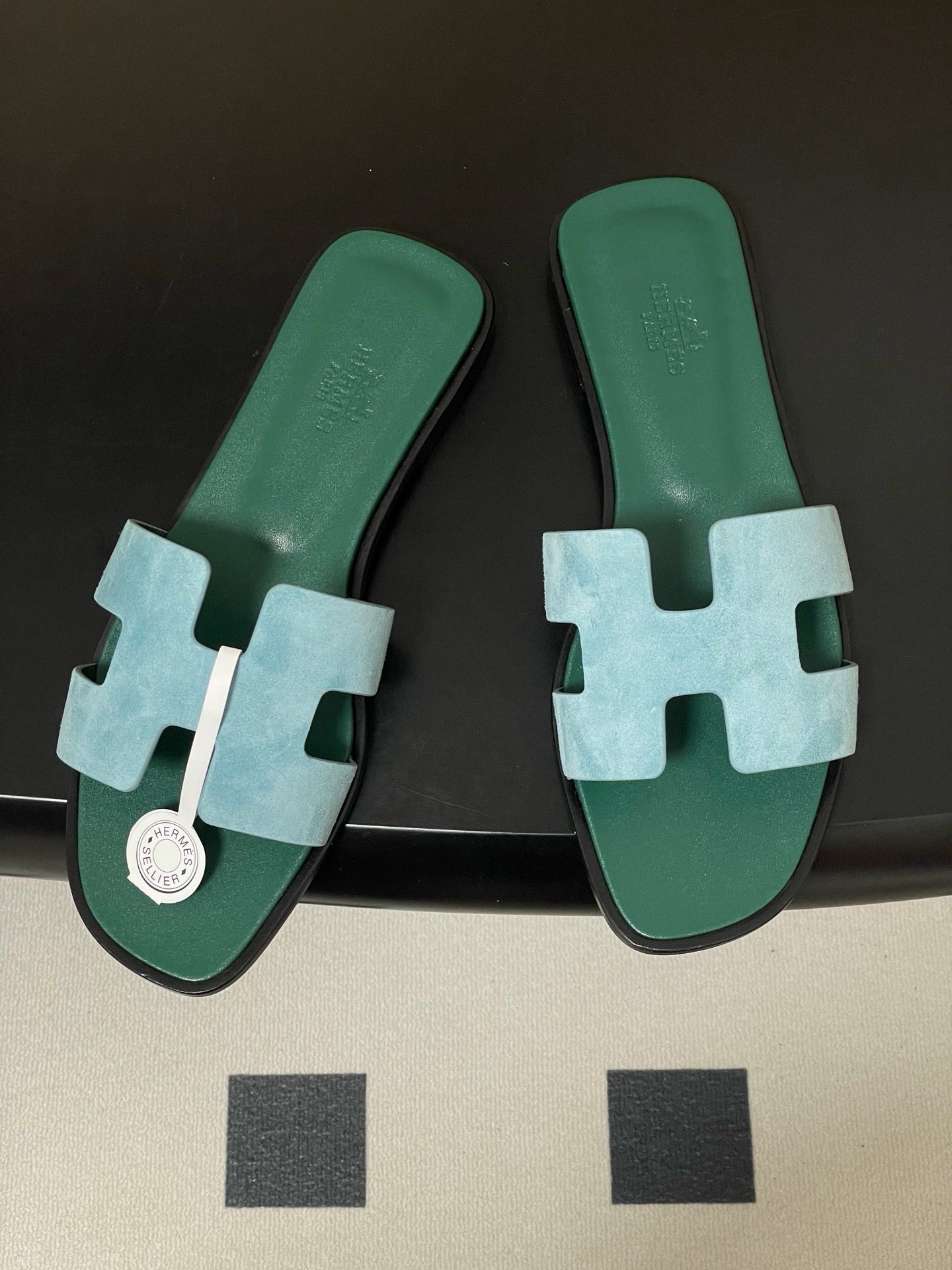 H oran famous brand sandal