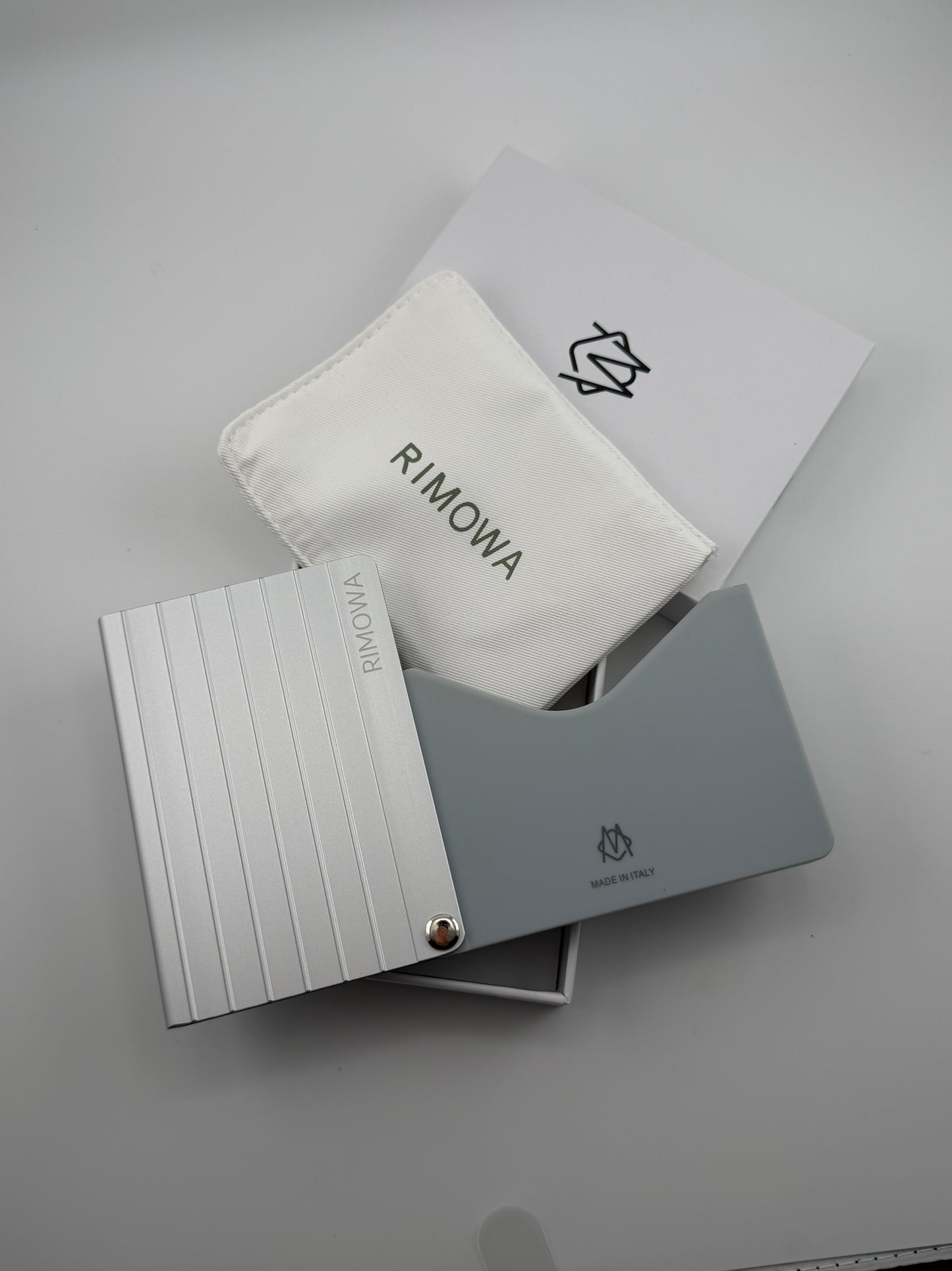 Rimowa cardholder silver