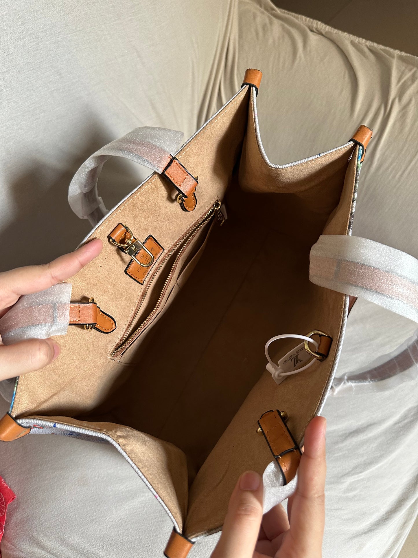 LV famous brand ( sale )