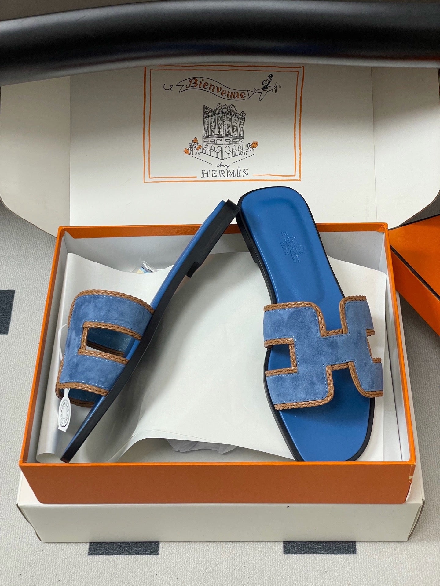H oran famous brand sandal