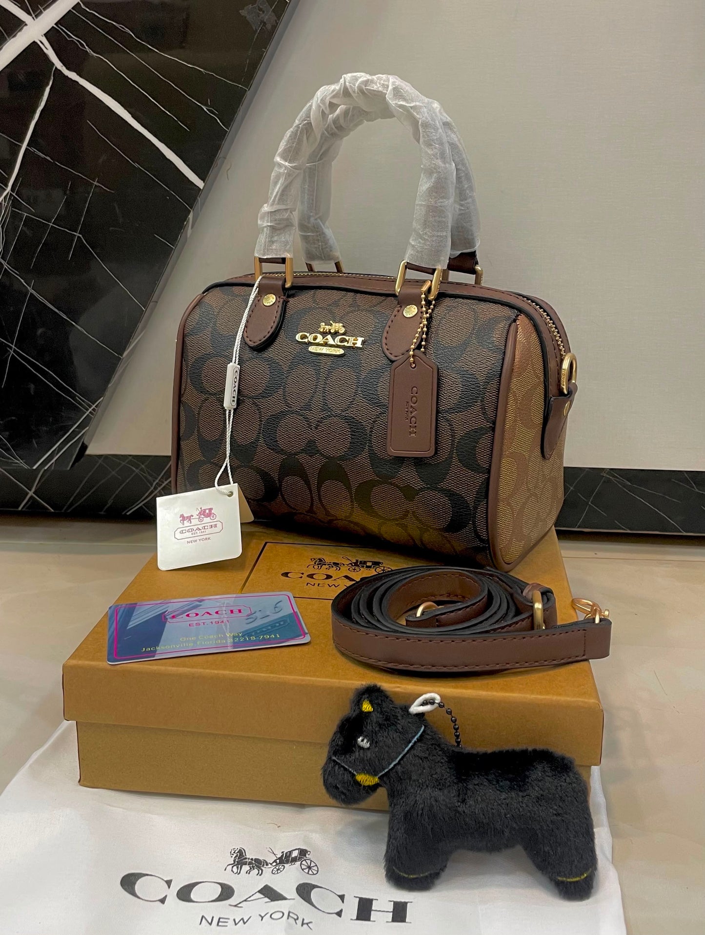 C famous handbag ( 5 colors )